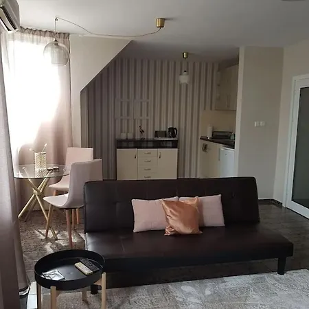 Central Apartment 5Min To Beach Varna Exterior photo