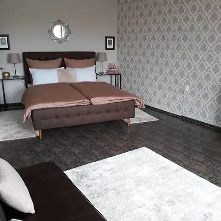 Central Apartment 5Min To Beach Varna Exterior photo