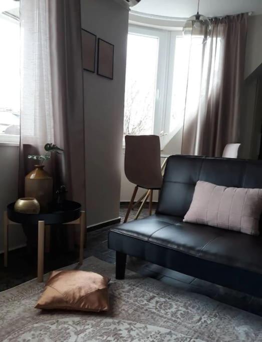 Apartment 5min To Varna